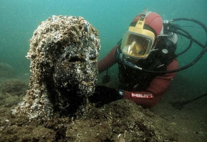 Dive into the Mysteries of Heraklion: The Lost City Beneath the Waves