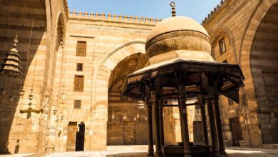 The Architectural Splendor of Al-Mu’izz Mosque - Egypt Antiques