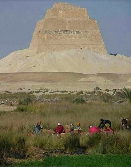 The Meidum pyramid, the royal tomb of king Sneferu