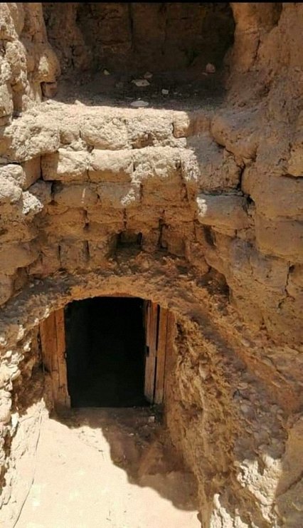 The Meidum pyramid, the royal tomb of king Sneferu