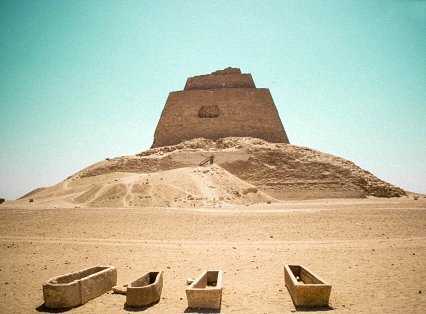 The Meidum pyramid, the royal tomb of king Sneferu